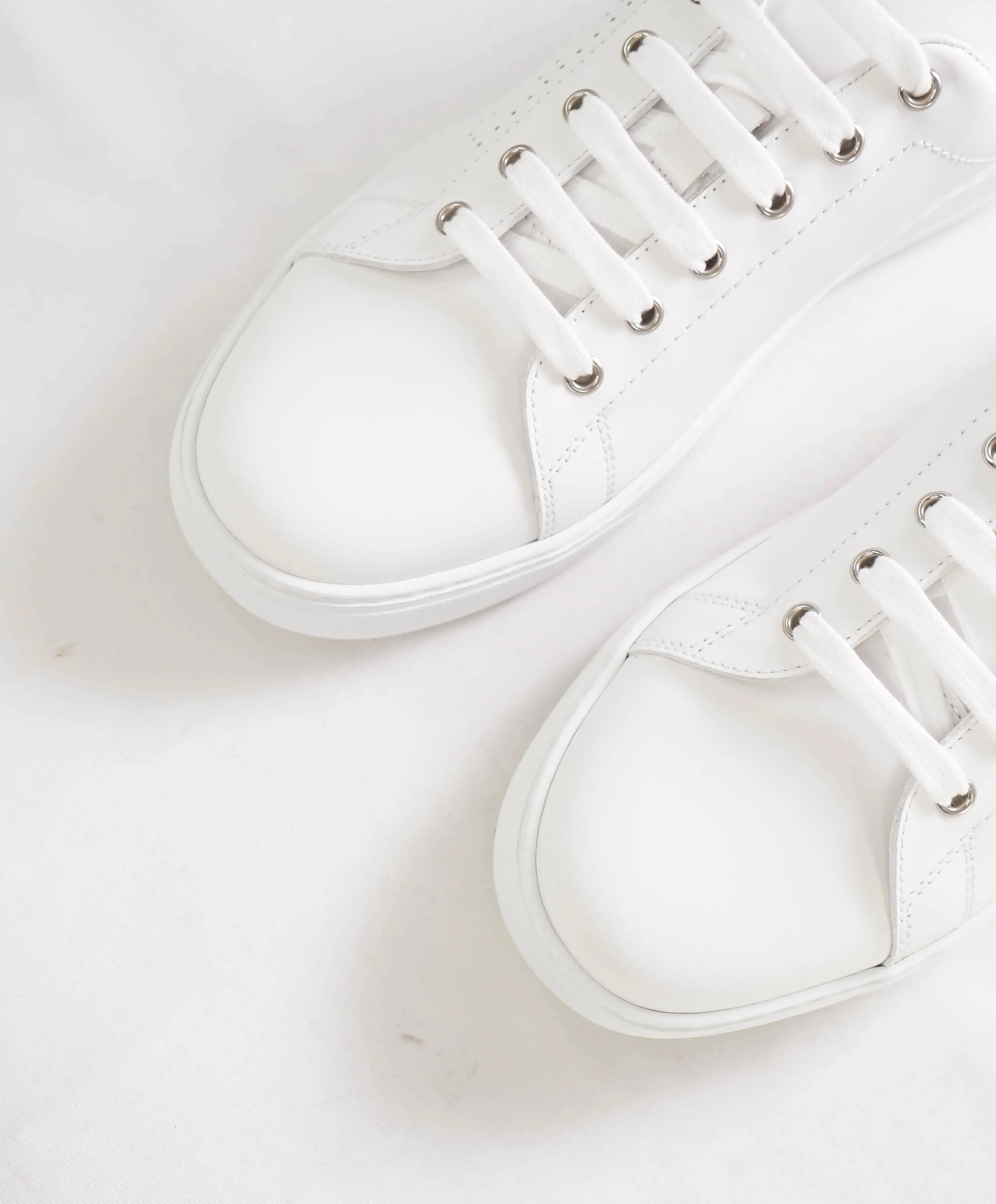 $695 SALVATORE FERRAGAMO - *PIERRE* White/Black Gancini Sneaker - 9.5 M US