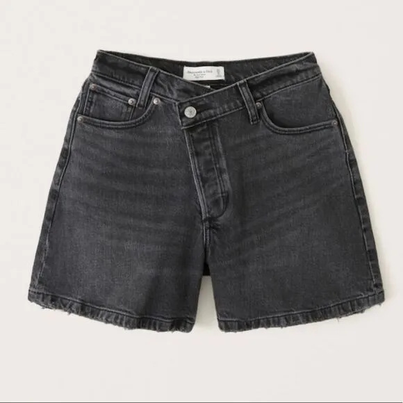 Abercrombie &amp; Fitch plus black The Dad 10.5&quot; high rise curve love shorts