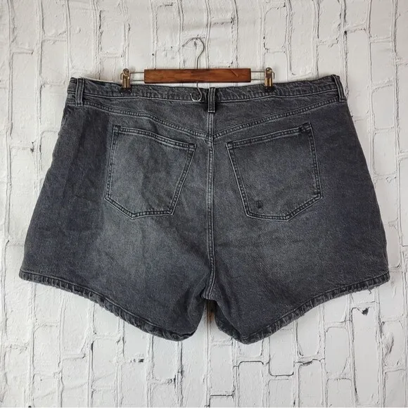 Abercrombie &amp; Fitch plus black The Dad 10.5&quot; high rise curve love shorts