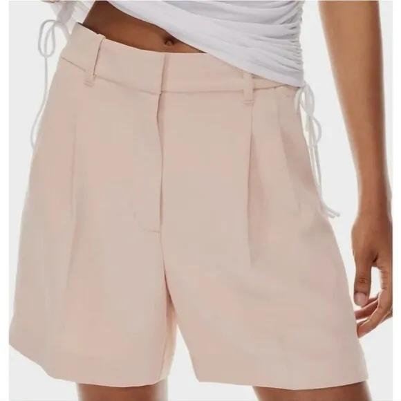 Aritzia Wilfred light soft coral blush pink the effortless pleated crepe shorts