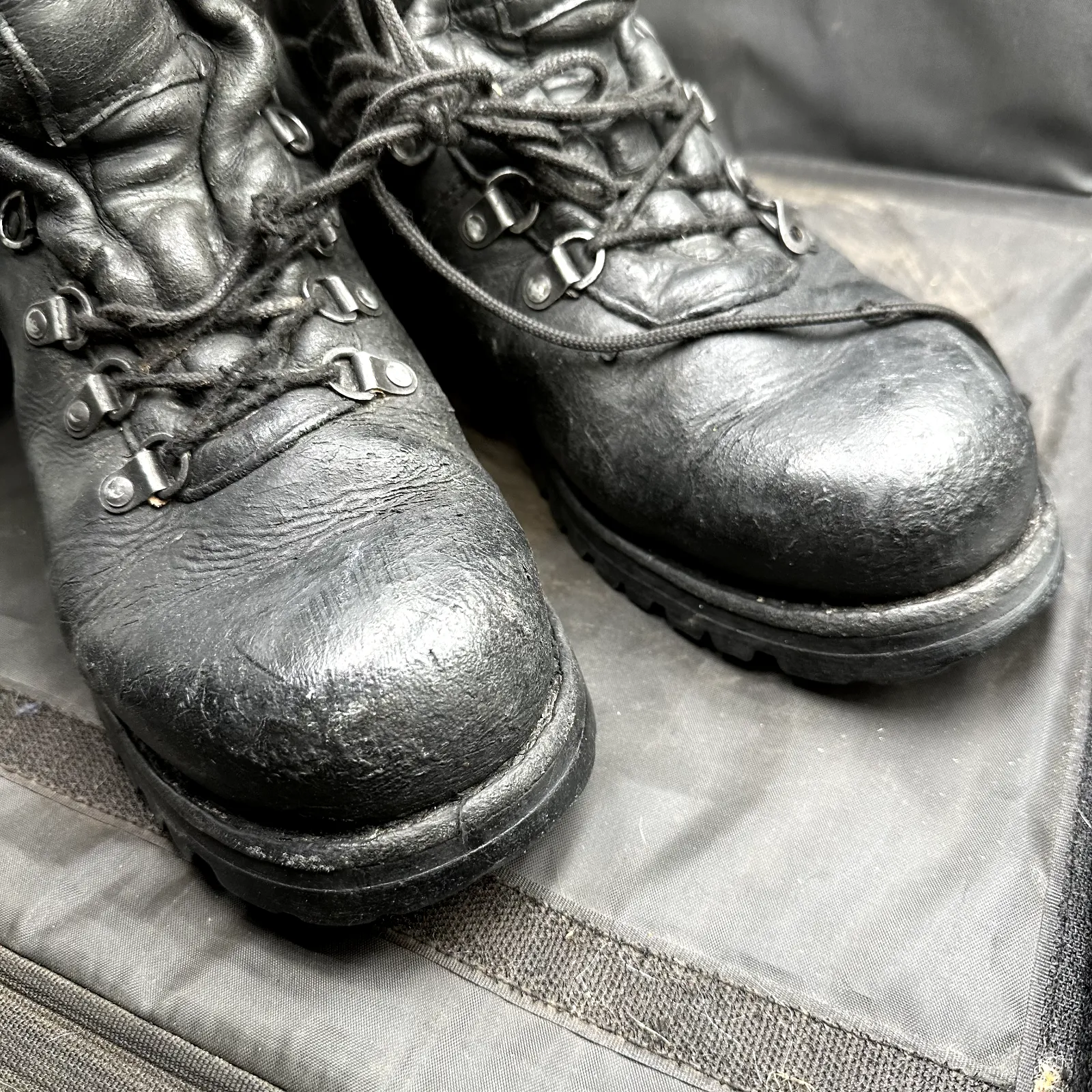 Austrian Army Black Leather Army Heavy Duty Combat Boots - Size EU 42 - UK 8