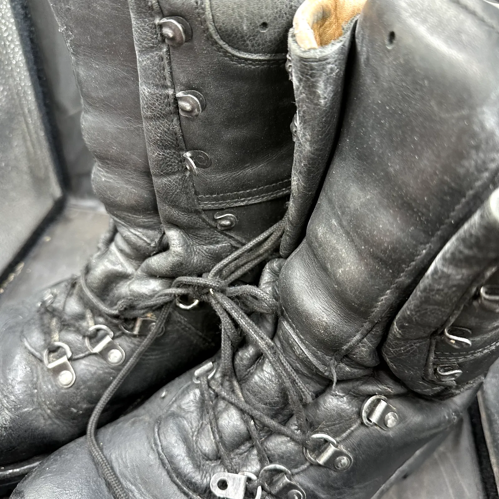 Austrian Army Black Leather Army Heavy Duty Combat Boots - Size EU 42 - UK 8