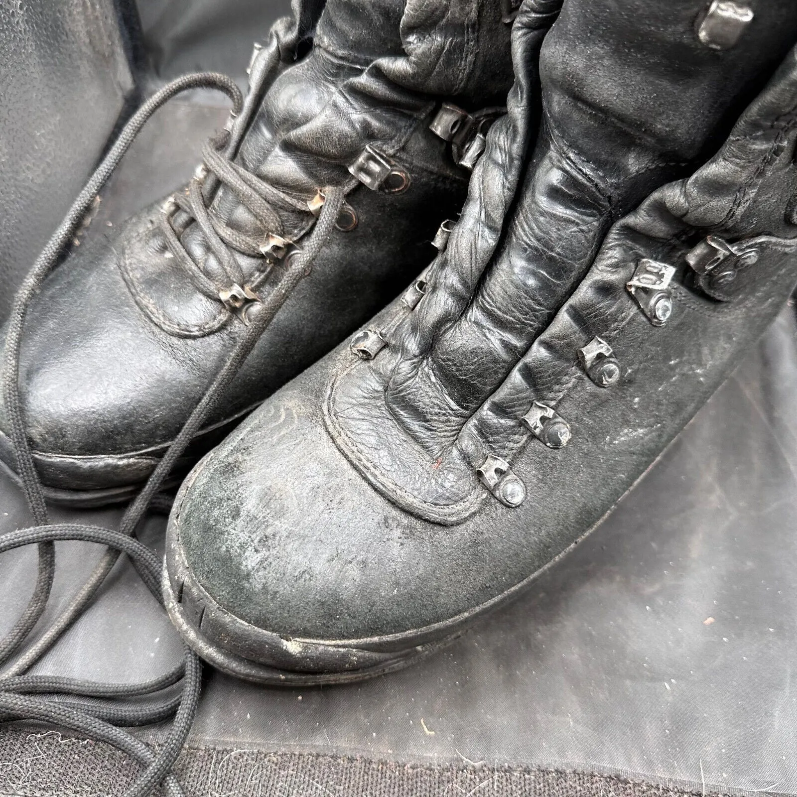 Austrian Army Black Leather Heavy Duty Combat Boots - Size EU 42 - UK 8
