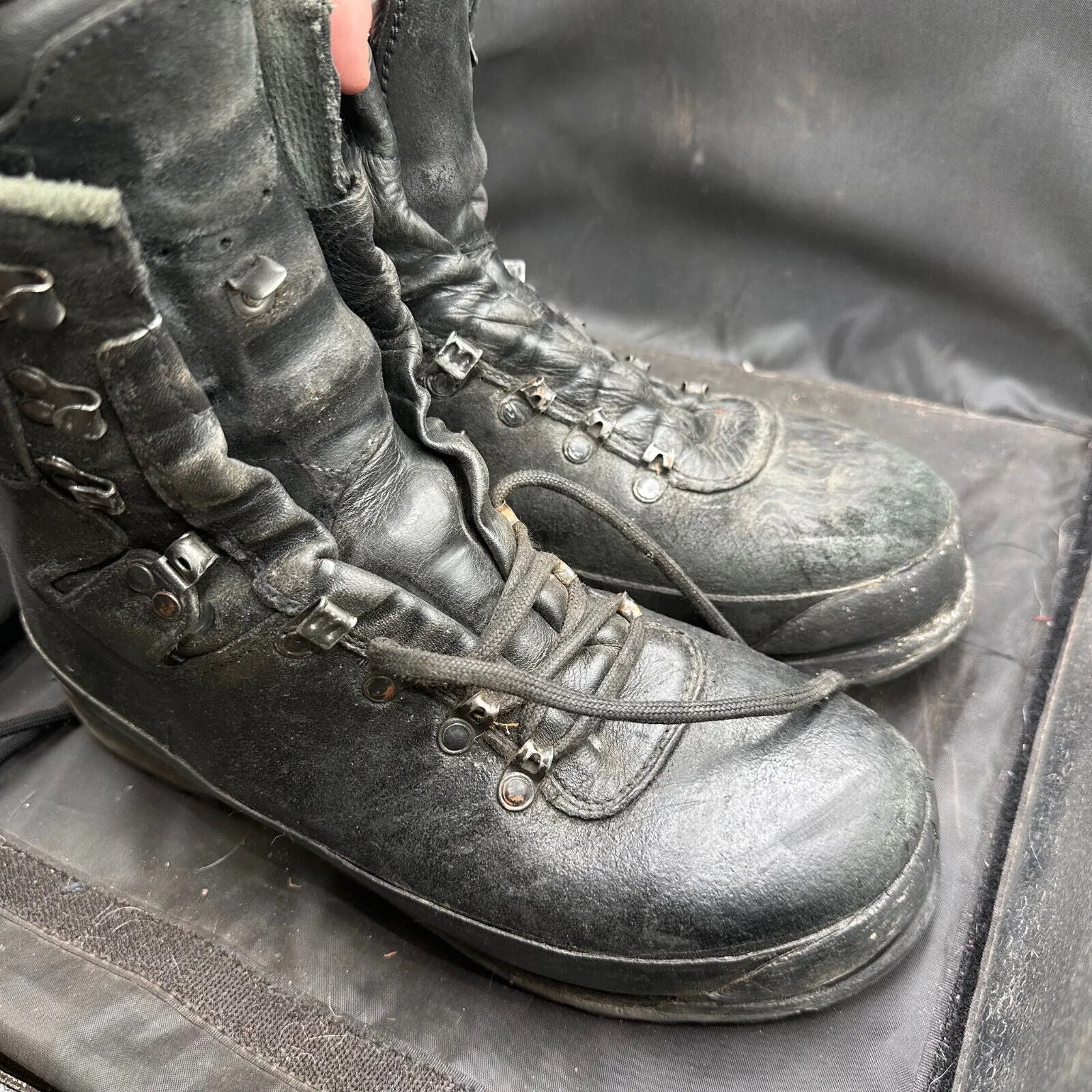 Austrian Army Black Leather Heavy Duty Combat Boots - Size EU 42 - UK 8