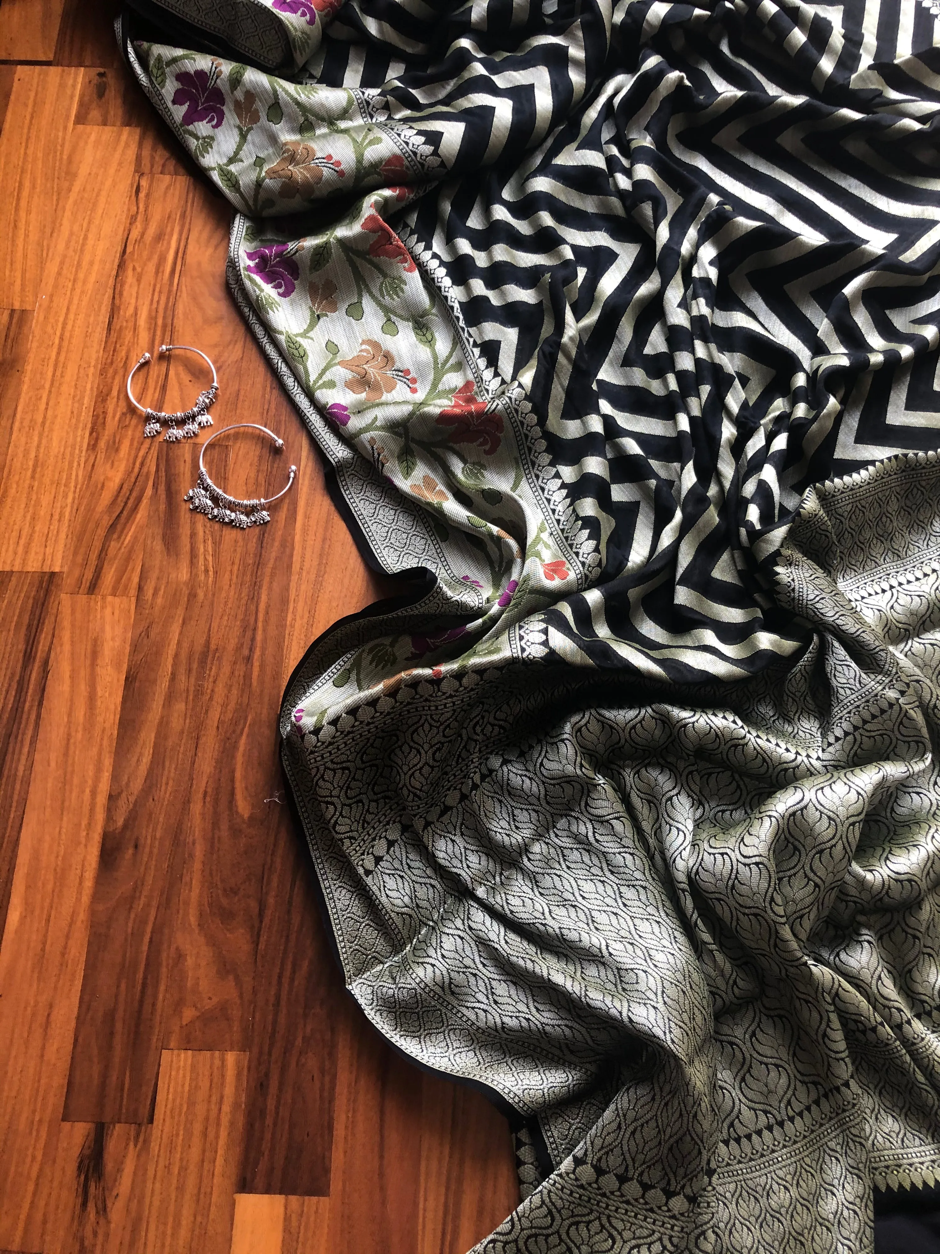 Black Banarasi Meenakari Stripe Pattern Saree