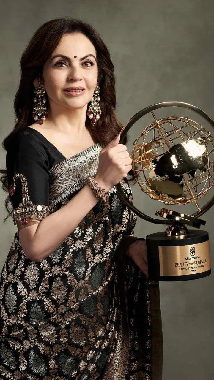 Black with Silver work Banarasee Zari work Semi Georgette Elegant Saree