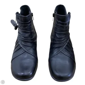 Boots Ankle Flats By Cobb Hill In Black, Size: 7