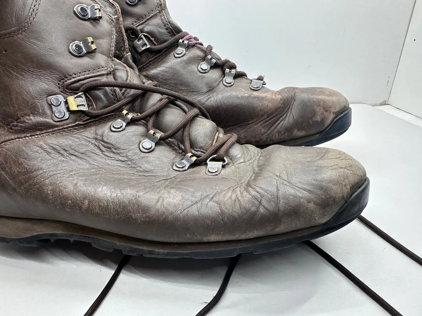British Army Brown Leather Heavy Duty Combat Boots - Size EU 48 - UK 13L
