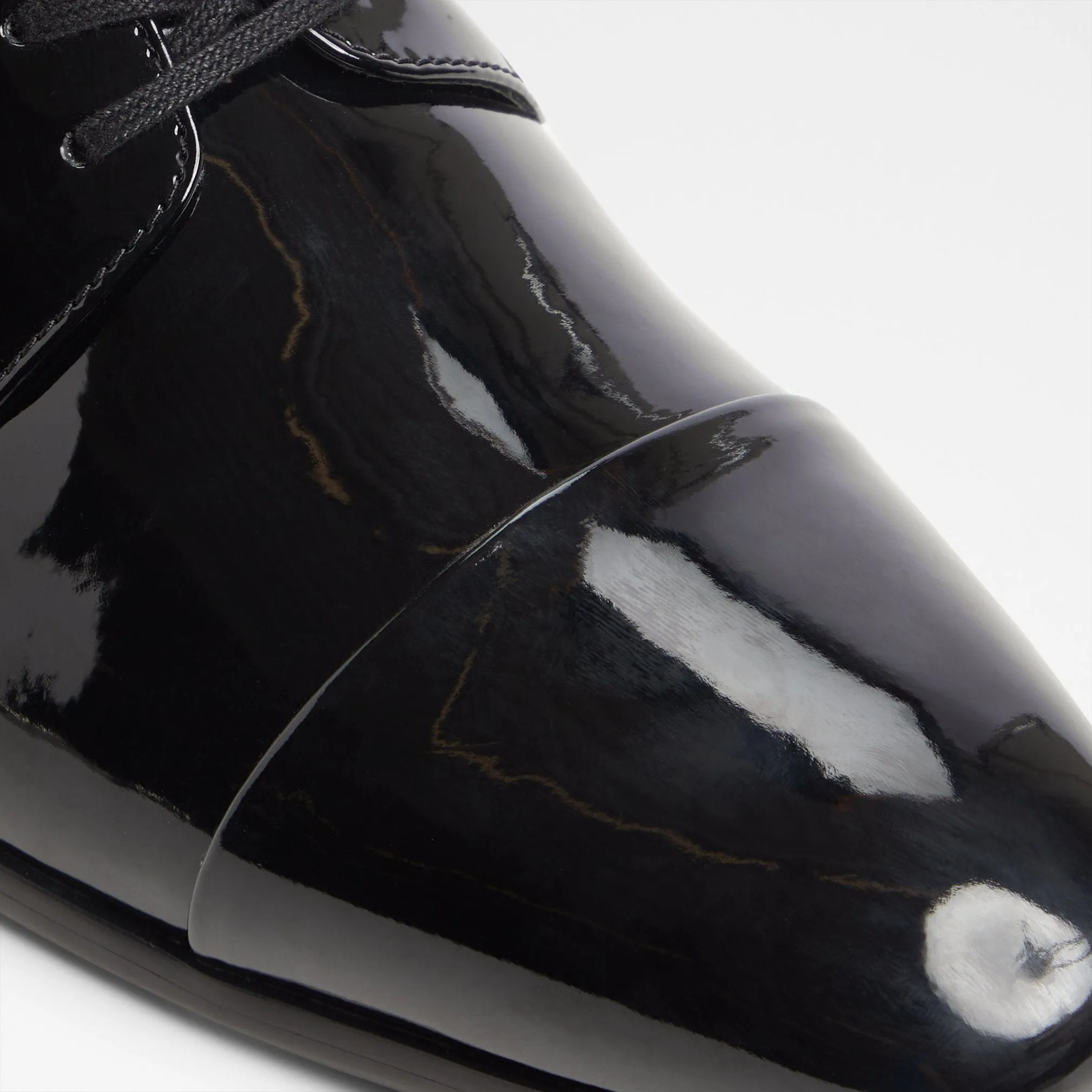 Daniells / Lace Ups
