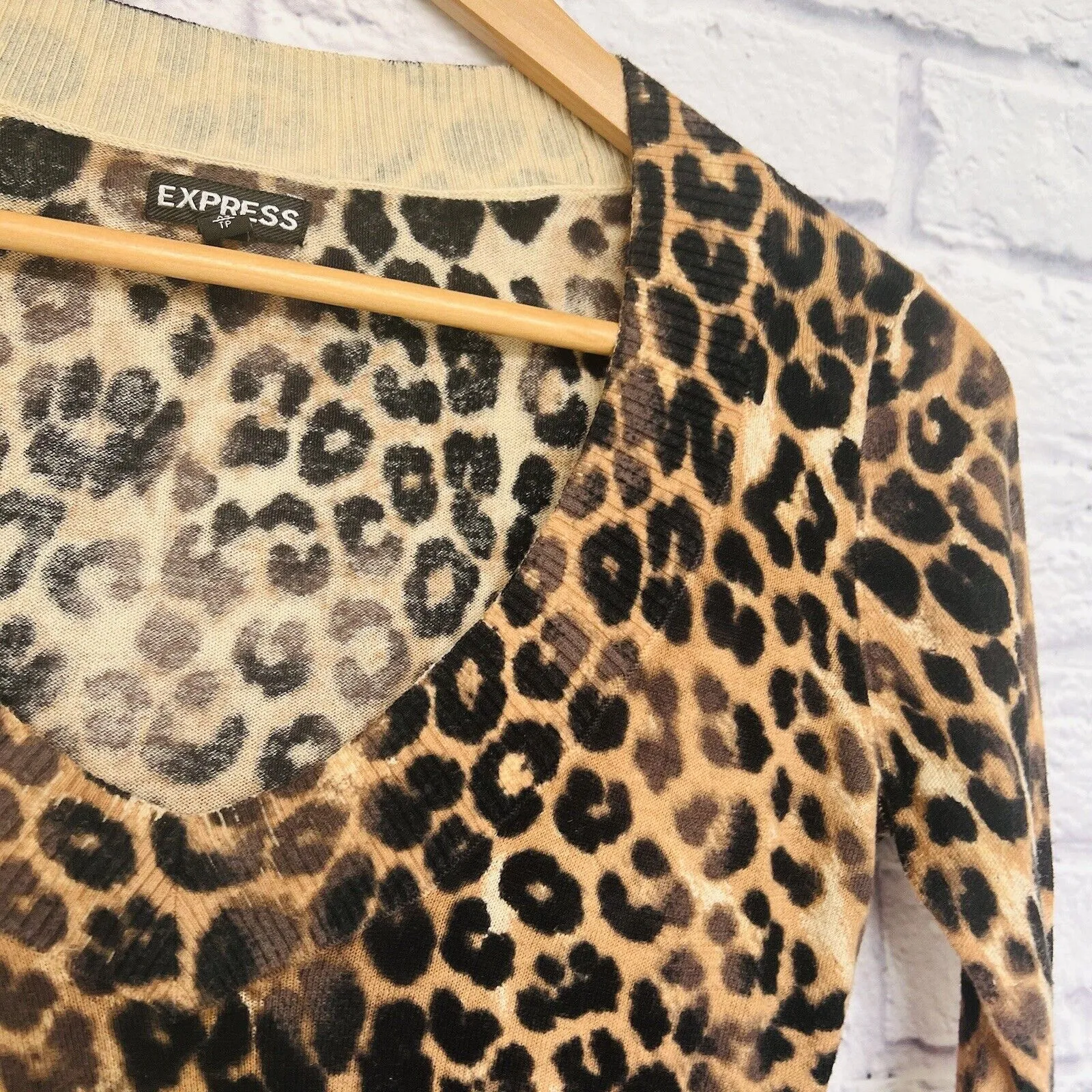 EXPRESS Leopard Animal Print Sweater Top Black/Tan Pullover Lightweight Sz XS