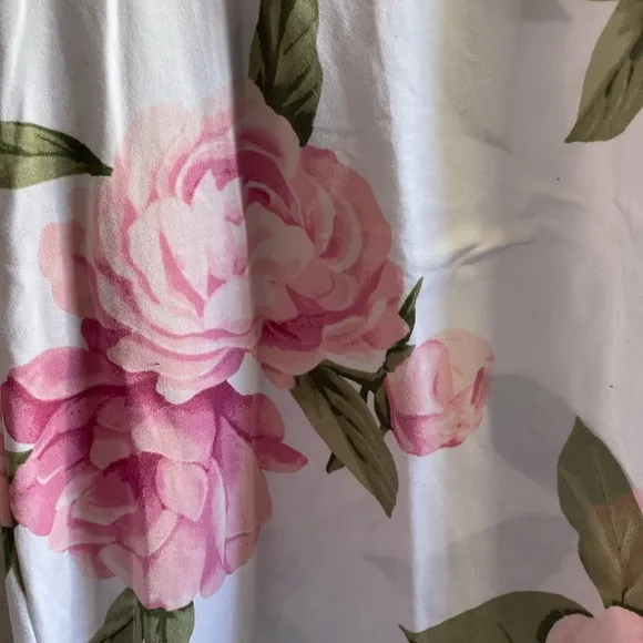 Floral Maxi Dress with Pink and Green Accents. Size Medium