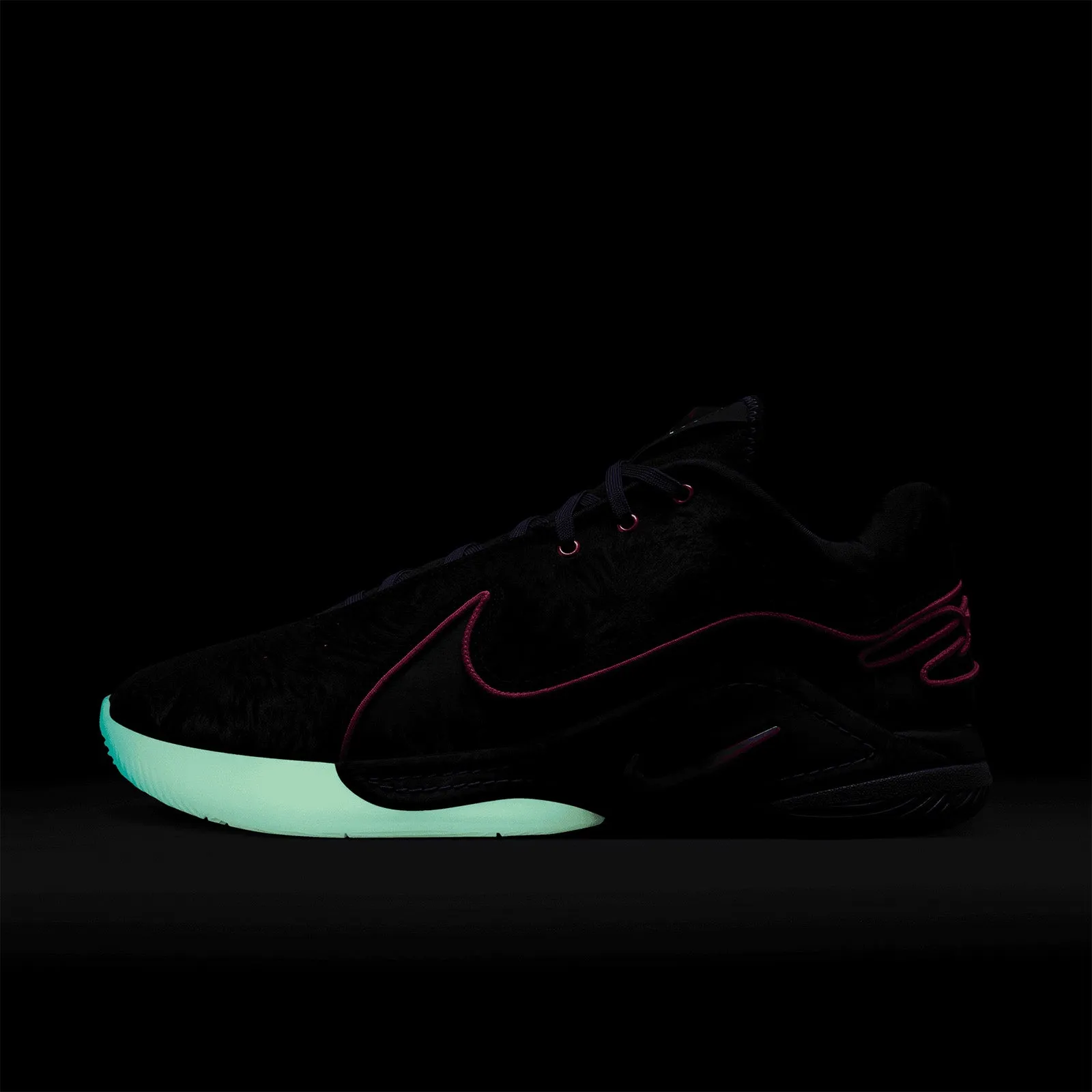 LeBron 22 - 'Tunnel Vision'