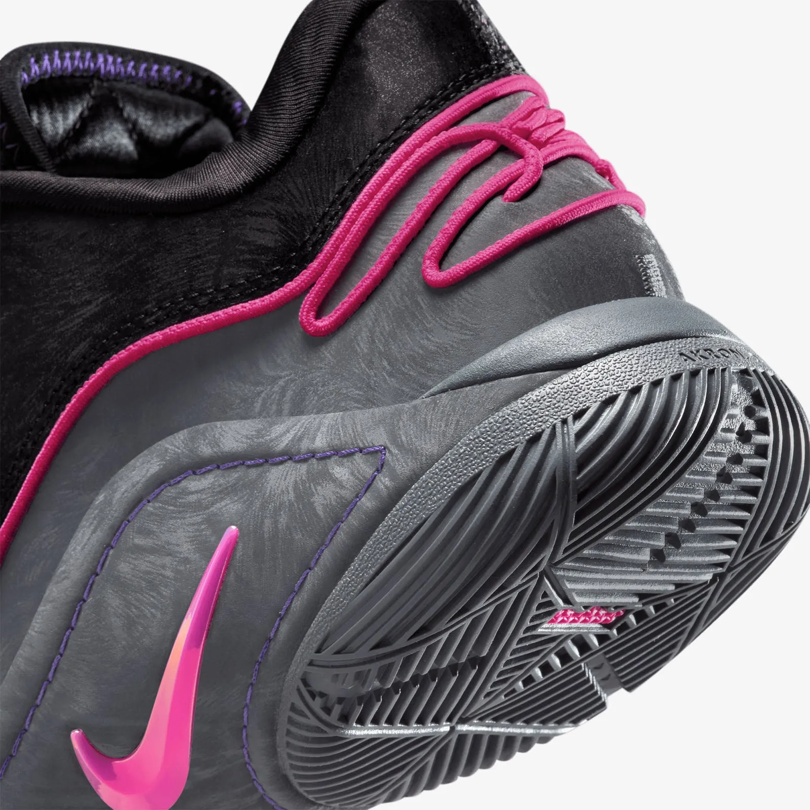 LeBron 22 - 'Tunnel Vision'