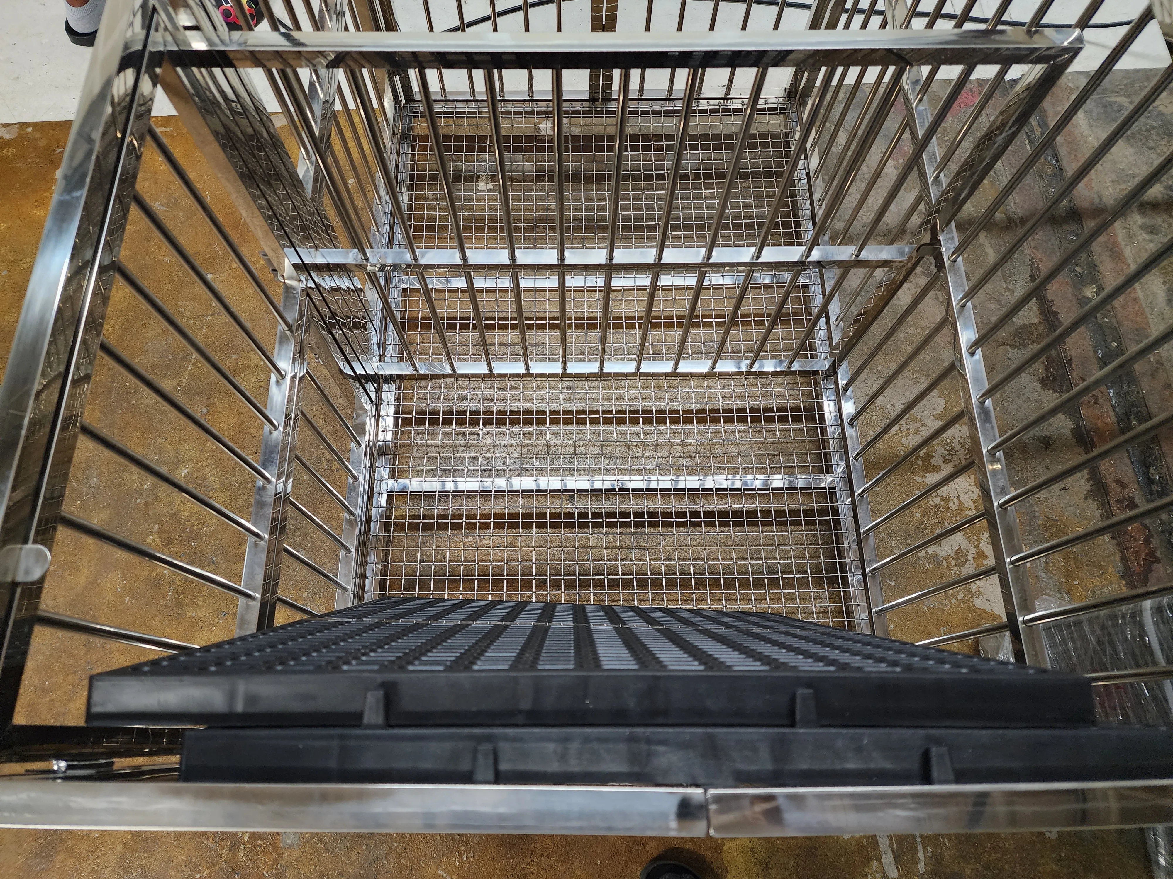 💥New Design💥 43" Stackable Double Door Foldable Stainless Steel Cage With Feeder Doors And Removable Divider AND Wheels