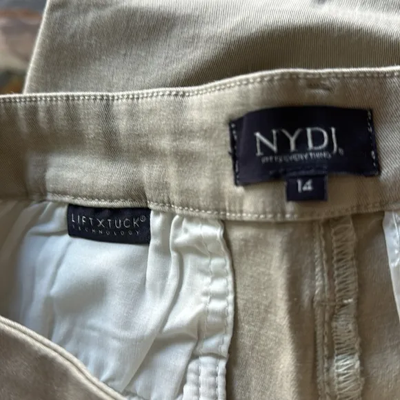NWT NYDJ Marilyn Straight Crop Jeans - Feather