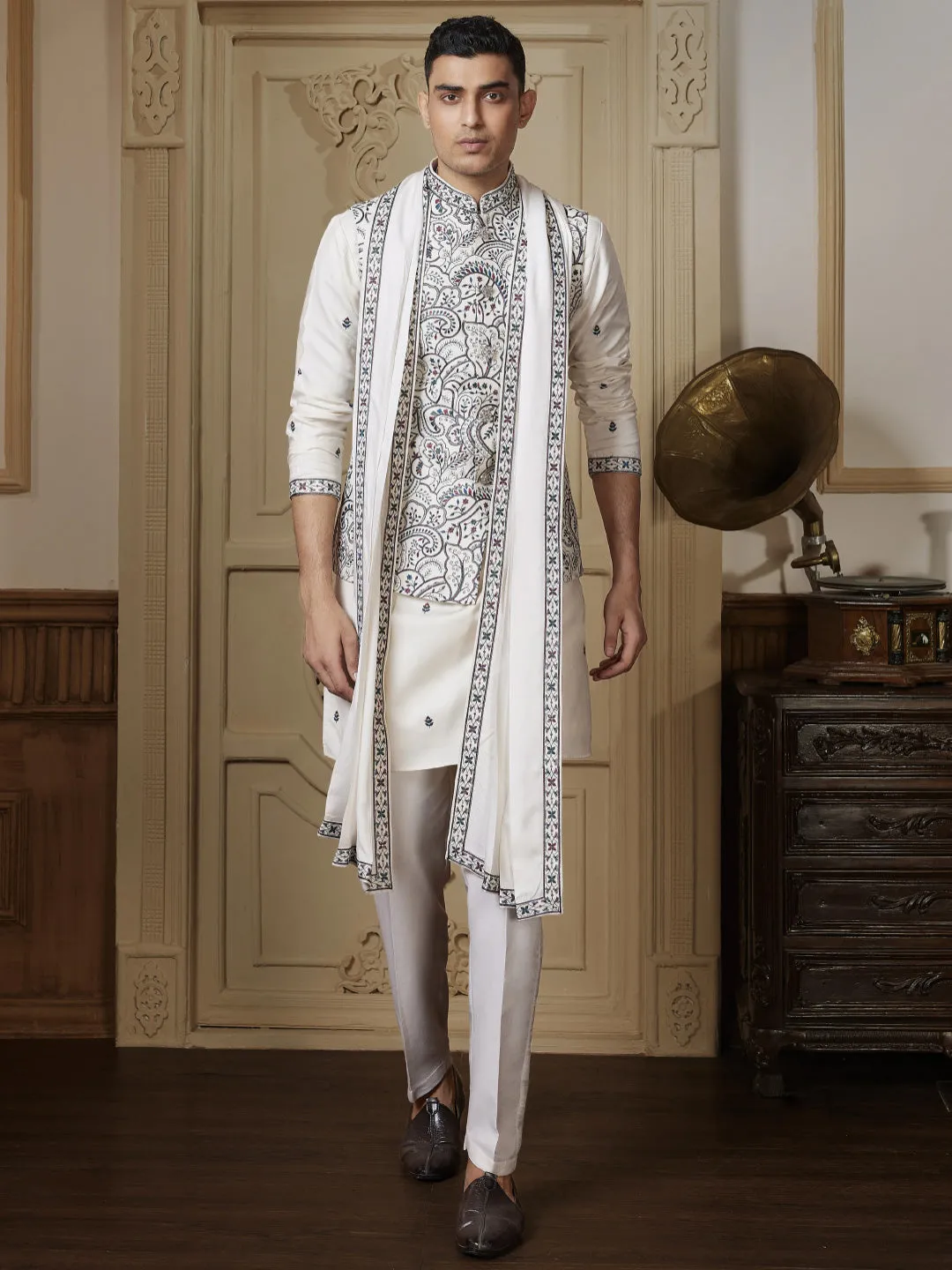 Paisley Ivory Printed White Kurta Bandi Set