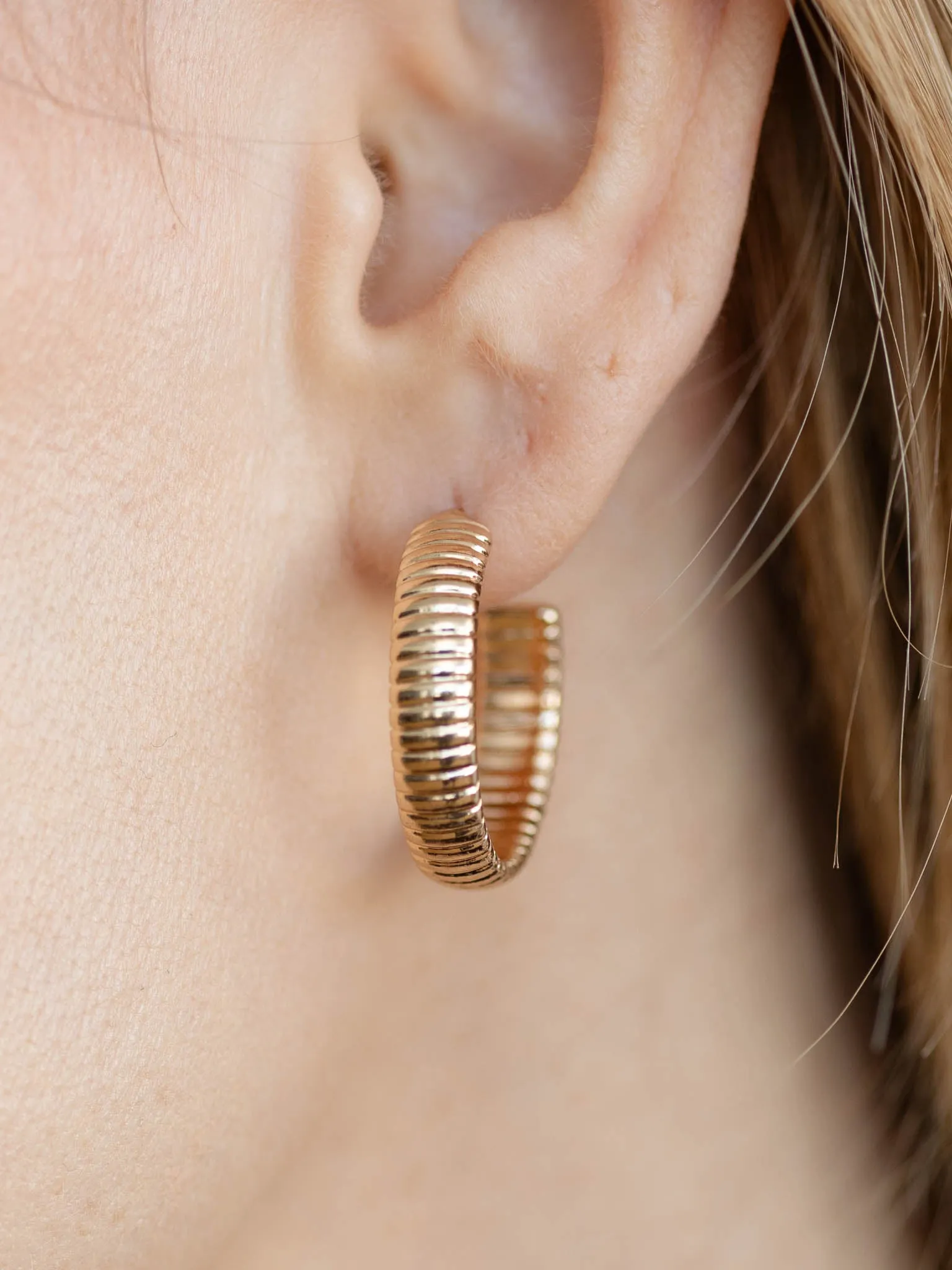 Small Lux Cabled Hoop