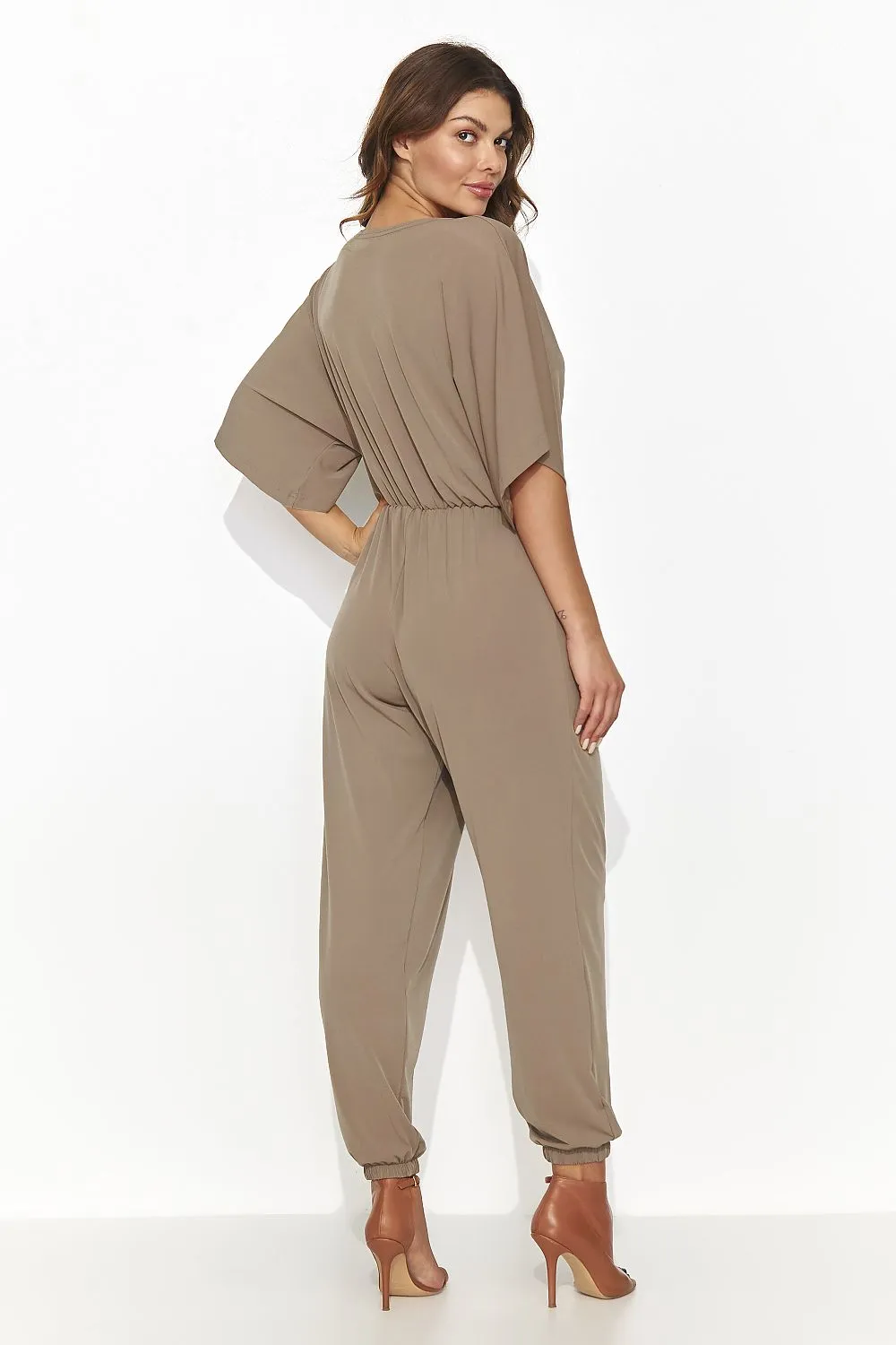 Suit model 192054 Numinou