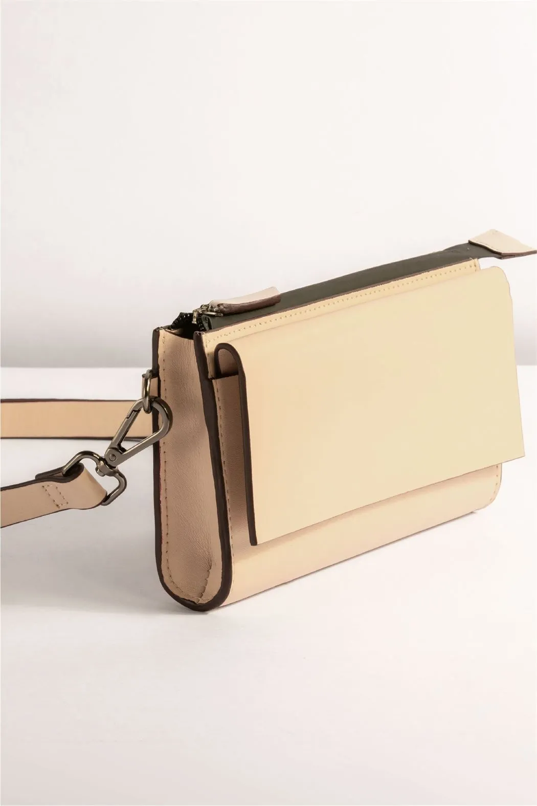 Tanned   I   Essential Pouchette  Classic Thin Strap    Cashew  TO/EP-CW  I Leather Bag