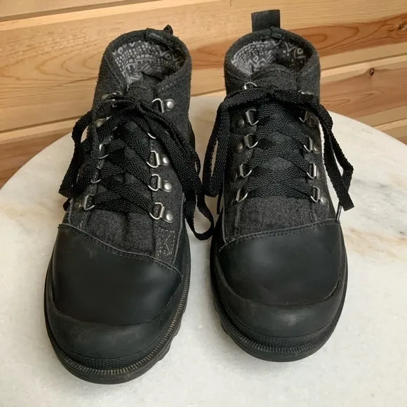 Toms Cordova Boots Grey wool black Leather lace up SZ 8.5