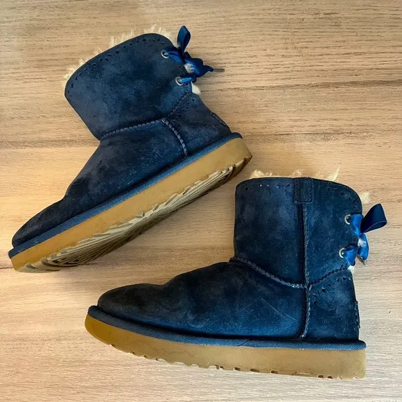 UGG Navy Blue Mini Bow Girls Boots in size 5
